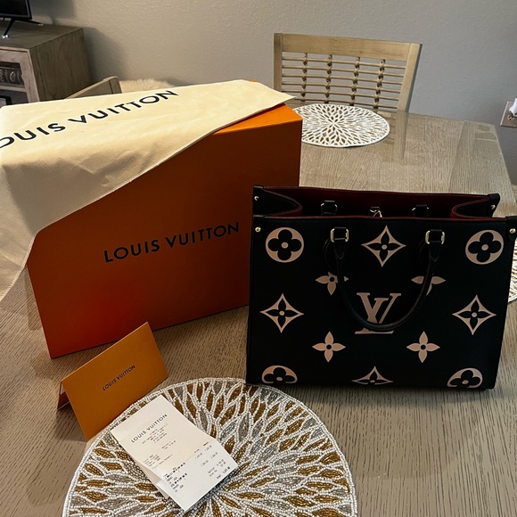 Louis Vuitton OnTheGo MM - Picture 2 of 10